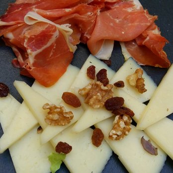 Garzaran - Queso y jamon - Spanish Near Me - Utiel, V