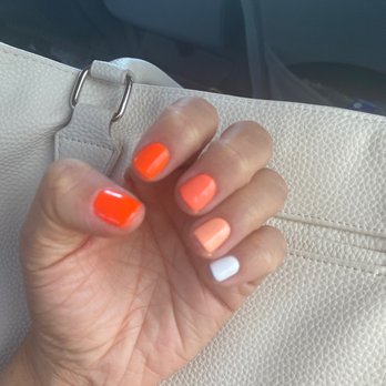 The Nail Lounge - Nail Salons Near Me - Brentwood, California