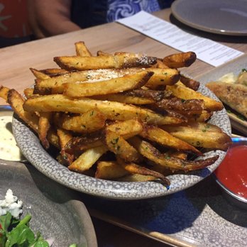 Moku Kitchen - Garlic truffle fries, aioli, house made ketchup - Cocktail Bars Near Me - Honolulu, Hawaii