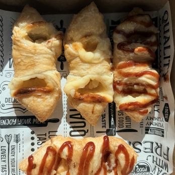48 bakehouse - Cheese and Guava puff pastries aka quesitos - Breakfast & Brunch Near Me - Río Grande, Puerto Rico 48 bakehouse - Cheese and Guava puff pastries aka quesitos - Breakfast & Brunch Near Me - Río Grande, Puerto Rico