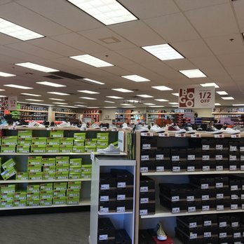 Famous Footwear - Shoe Stores Near Me - Springfield, Pennsylvania Famous Footwear - Shoe Stores Near Me - Springfield, Pennsylvania