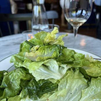 L’Echelle - Fresh green salad - French Near Me - Portland, Oregon