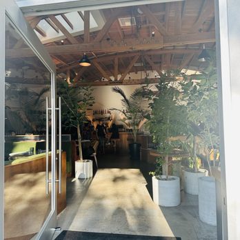Edgemar - Gorgeous entrance and cool door - Seafood Near Me - Santa Monica, California