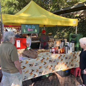 The Big Egg - people at a farmers market - Breakfast & Brunch Near Me - Charleston, South Carolina