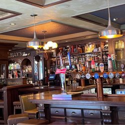 Durty Nelly's - Bar area