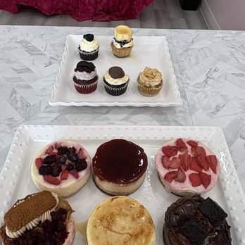 Synergy Sweets - Cheesecakes on bottom and cupcakes on top - options - they walk you through the flavors - Custom Cakes Near Me - Tampa, Florida Synergy Sweets - Cheesecakes on bottom and cupcakes on top - options - they walk you through the flavors - Custom Cakes Near Me - Tampa, Florida
