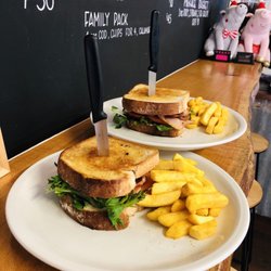 Pigface Seafood - BLT burger & chips