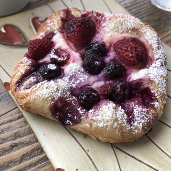 Mom's Baking - Berry Danish - Breakfast & Brunch Near Me - Breckenridge, Colorado