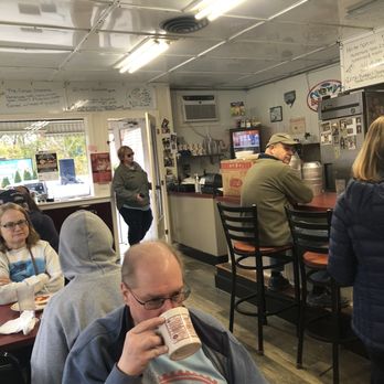 Laurel Diner - Left side Inside view of Laurel Diner - Burgers Near Me - Southbury, Connecticut Laurel Diner - Left side Inside view of Laurel Diner - Burgers Near Me - Southbury, Connecticut