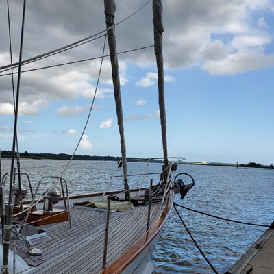 Tubby's Tank House Thunderbolt by null