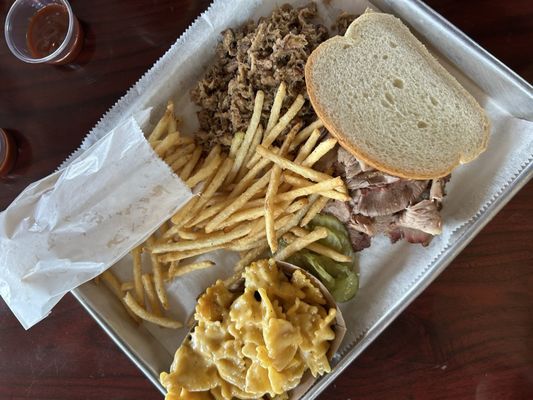 Woodyard Bar-B-Que by null