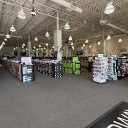 Off Broadway Shoe Warehouse