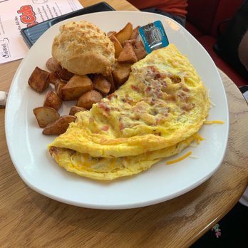Silver Diner - Cheddar omelette - New American Near Me - Elkridge, Maryland Silver Diner - Cheddar omelette - New American Near Me - Elkridge, Maryland