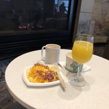 Delta Sky Club - Airport Lounges Near Me - Saint Paul, Minnesota