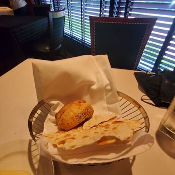 The Capital Grille - Bread basket - Steakhouses Near Me - Plano, Texas The Capital Grille - Bread basket - Steakhouses Near Me - Plano, Texas