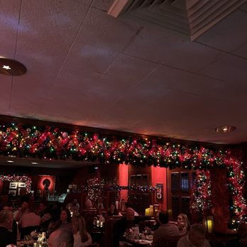 Durant's - Inside - Steakhouses Near Me - Phoenix, Arizona