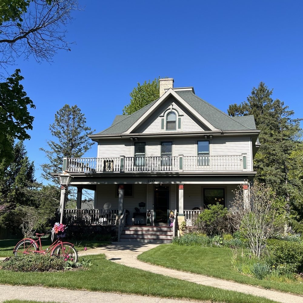 Sunniva Inn - Sunniva Inn - Bed & Breakfast Near Me - Mount Horeb, Wisconsin
