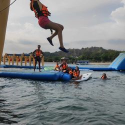 Inflatable Island - Fam time