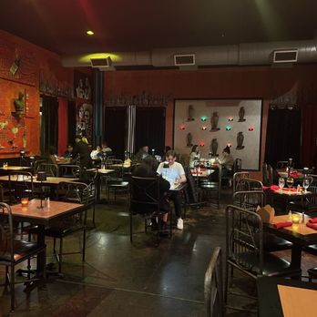 Todo Un Poco - Dining area - Pizza Near Me - Elk Grove, California Todo Un Poco - Dining area - Pizza Near Me - Elk Grove, California
