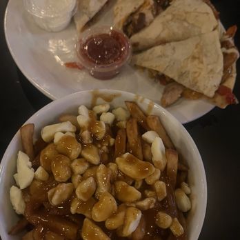 Macallan’s Pub - Pubs Near Me - Dorval, Quebec