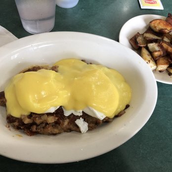 Supreme Kitchen - American Near Me - Somerville, Massachusetts