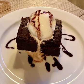 Morgan's Brooklyn Barbecue - Molten Brownie - Barbeque Near Me - Brooklyn, New York Morgan's Brooklyn Barbecue - Molten Brownie - Barbeque Near Me - Brooklyn, New York