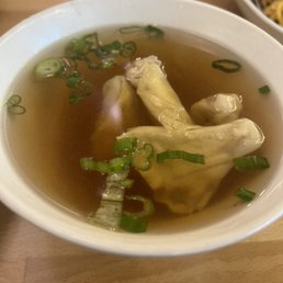 Wonton soup