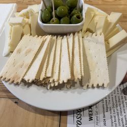 Rosso Wine Shop - Cheese plate