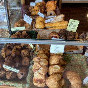 Bear's Paw Bakery - Bakeries Near Me - Jasper, Alberta