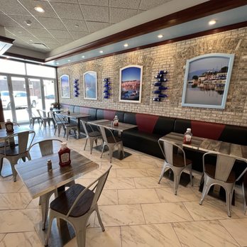 Gyro Jimmy’s - Dining room - Greek Near Me - Carle Place, New York