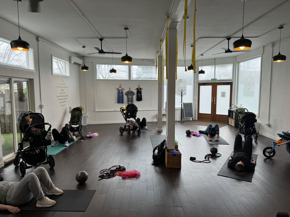 FIT4MOM South Seattle Logo