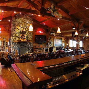 Wiley Cock Lodge - Wiley Cock Lodge | South Dakota Pheasant Hunting Lodge | Fireplace & Common Area - Resorts Near Me - Winner, South Dakota Wiley Cock Lodge - Wiley Cock Lodge | South Dakota Pheasant Hunting Lodge | Fireplace & Common Area - Resorts Near Me - Winner, South Dakota