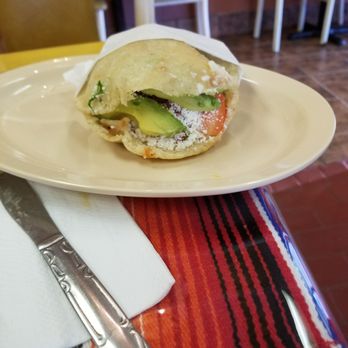 Antojitos Rincon de Guanajuato - Gordita de carne asada - Mexican Near Me - Tustin, California