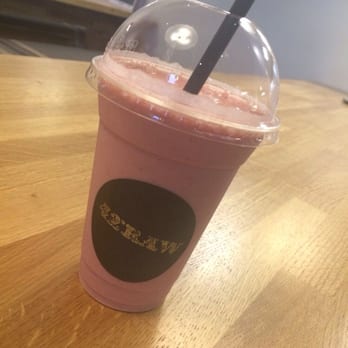 42Raw - En jordbær shake, som er næsten lige så god som banan shaken. - Vegan Near Me - Hellerup, 84