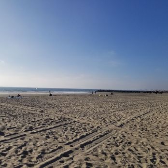 Newport Beach - Looking to the right - Beaches Near Me