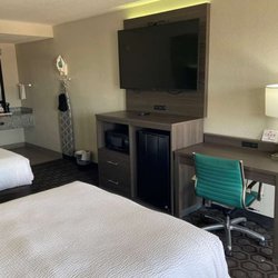 Days Inn by Wyndham Wagoner - Guest room
