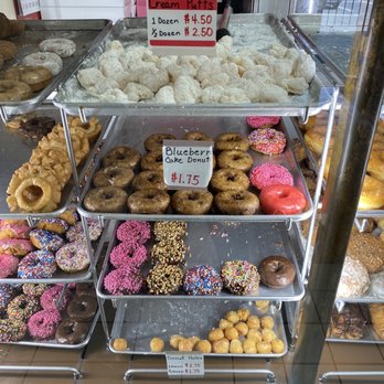 Steph's Donut Hole - Donuts Near Me - Alpine, California