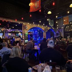 Union Place Bar and Grill - Band 80's-90's cover