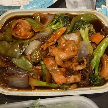 Kings Wok - Triple Delight w/ garlic sauce - Chinese Near Me - Zephyrhills, Florida