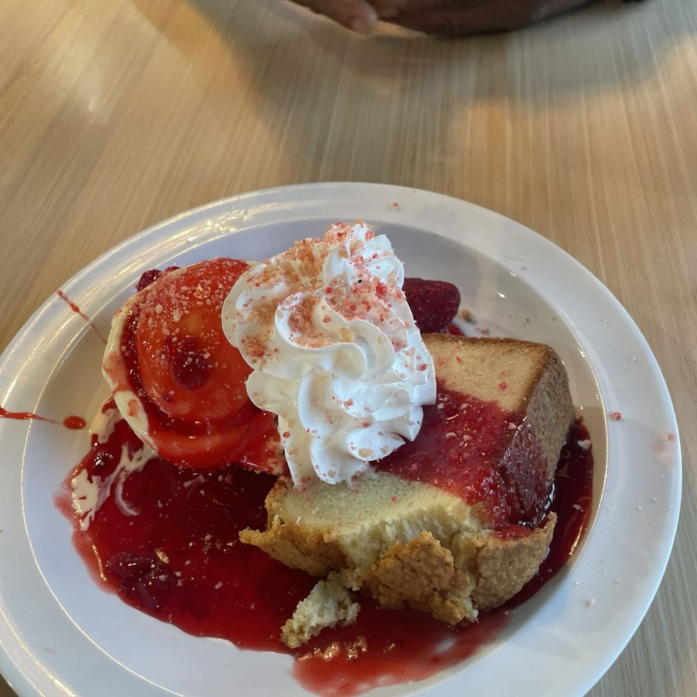 The Crazy Mason - Strawberry Shortcake - Desserts Near Me - Myrtle Beach, South Carolina The Crazy Mason - Strawberry Shortcake - Desserts Near Me - Myrtle Beach, South Carolina