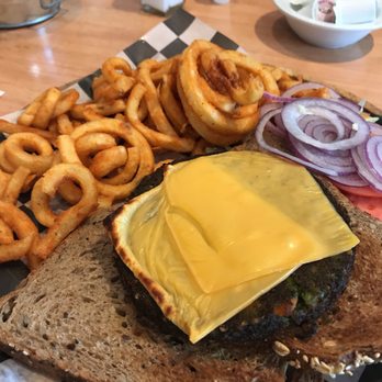 Brownstone Pancake Factory - Veggie burger - Breakfast & Brunch Near Me - Edgewater, New Jersey