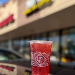 Mint Tea - Raspberry tea with lychee popping boba. It's a large. It was also 17°C.