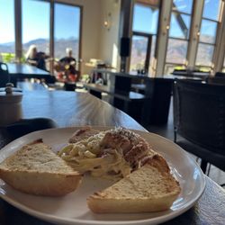 Peddler's Cafe & Catering - Chicken Fettuccine Alfredo