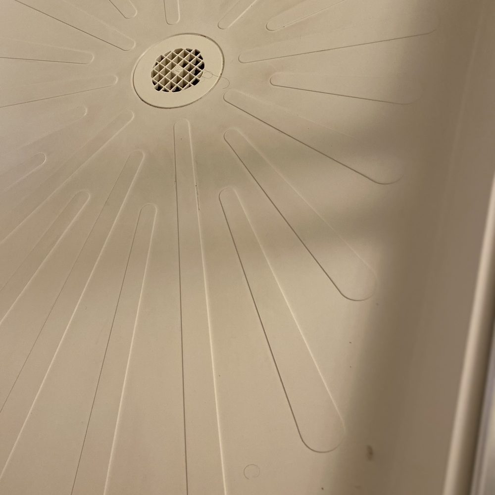 Summerfields Lofts - hair in drain in shower - Apartments Near Me - Somerset, New Jersey Summerfields Lofts - hair in drain in shower - Apartments Near Me - Somerset, New Jersey