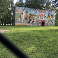 Kellogg Park - Dog park mural