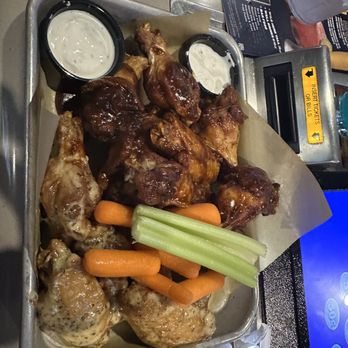 Buffalo Wild Wings - American Near Me - Henderson, Nevada Buffalo Wild Wings - American Near Me - Henderson, Nevada