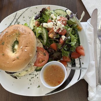 Najee's Cafe - Ham, mushrooms & tomato omelette with a side salad - Cafes Near Me - Fort Lauderdale, Florida Najee's Cafe - Ham, mushrooms & tomato omelette with a side salad - Cafes Near Me - Fort Lauderdale, Florida