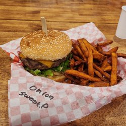 Good Burger - Onion burger served with sweet potatoes