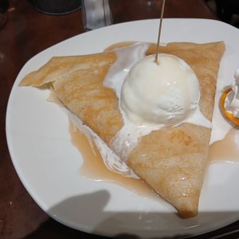 Casse-Crêpe Breton - Apple Crepe - Creperies Near Me - Quebec City, Quebec Casse-Crêpe Breton - Apple Crepe - Creperies Near Me - Quebec City, Quebec
