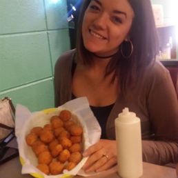 Tater munchers at Earl's are the best!
